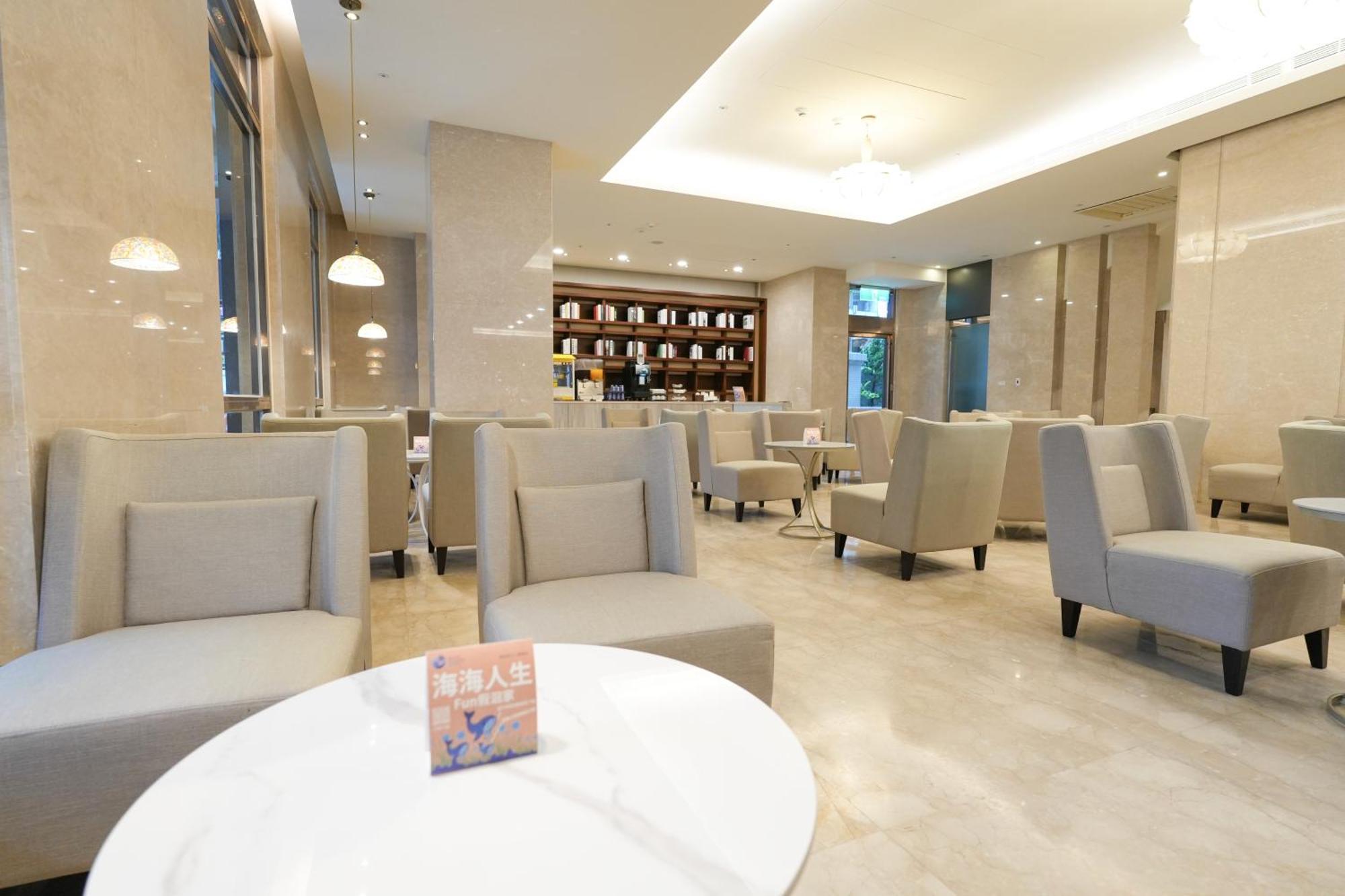 Hiyeshotel勤天商旅-花蓮館 Hualien Extérieur photo