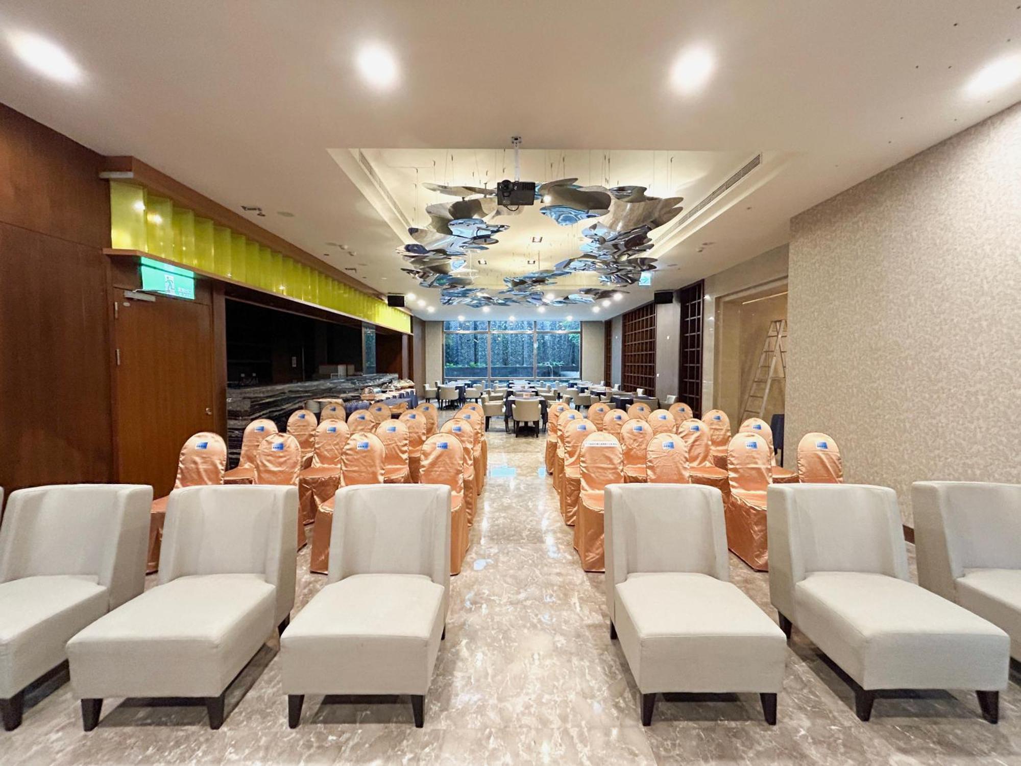 Hiyeshotel勤天商旅-花蓮館 Hualien Extérieur photo