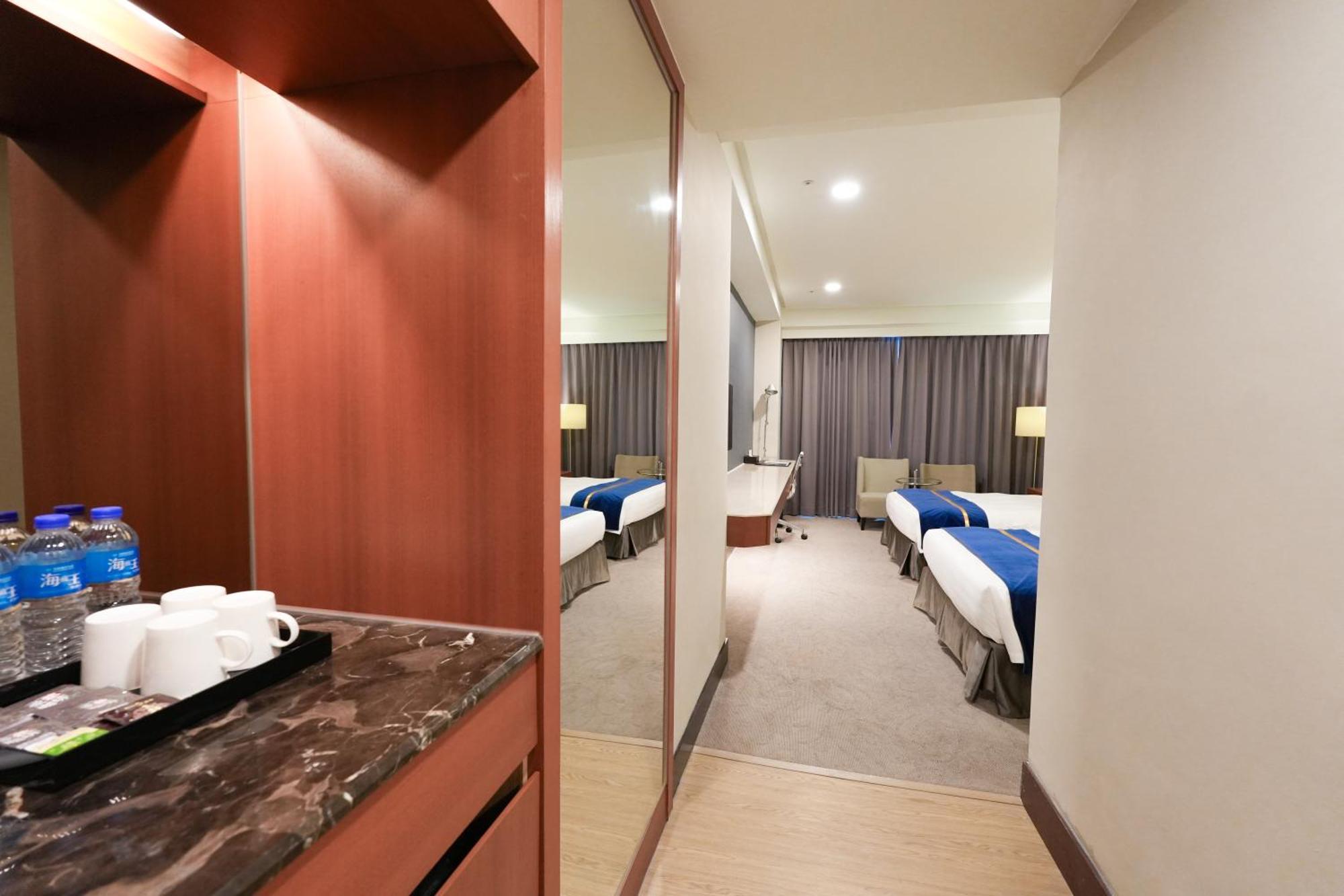 Hiyeshotel勤天商旅-花蓮館 Hualien Extérieur photo