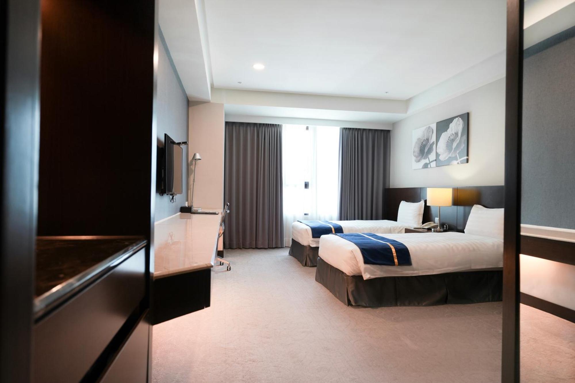 Hiyeshotel勤天商旅-花蓮館 Hualien Extérieur photo