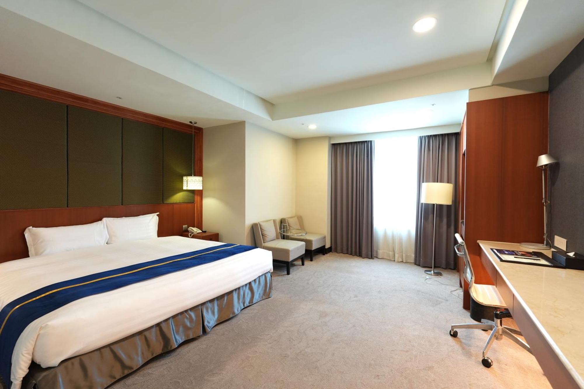 Hiyeshotel勤天商旅-花蓮館 Hualien Extérieur photo