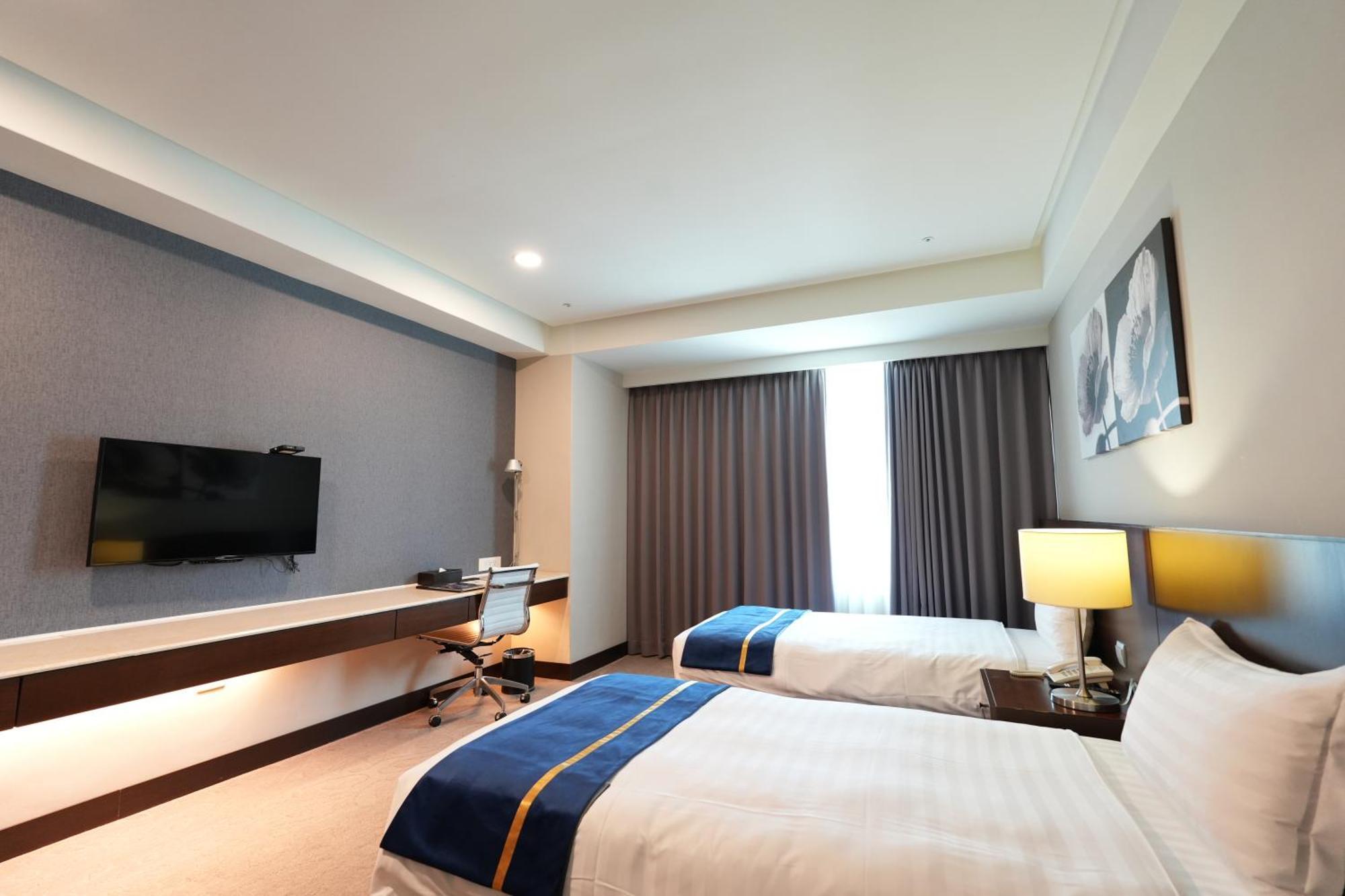 Hiyeshotel勤天商旅-花蓮館 Hualien Extérieur photo
