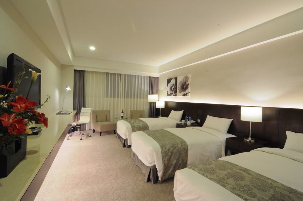 Hiyeshotel勤天商旅-花蓮館 Hualien Extérieur photo