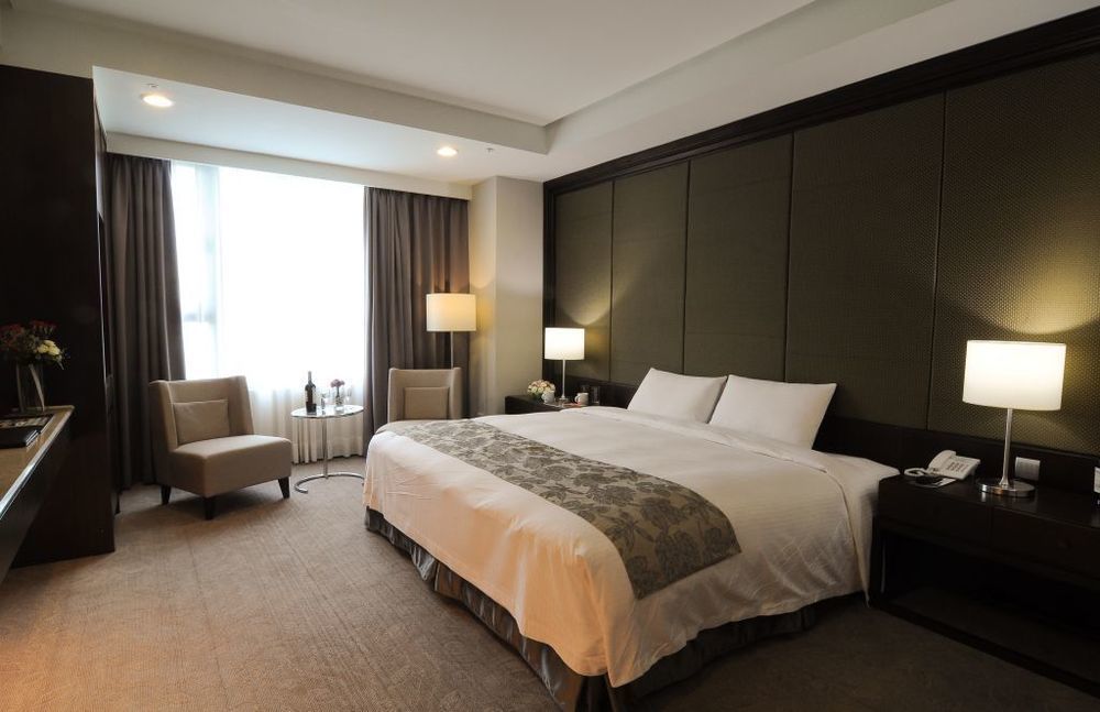 Hiyeshotel勤天商旅-花蓮館 Hualien Extérieur photo