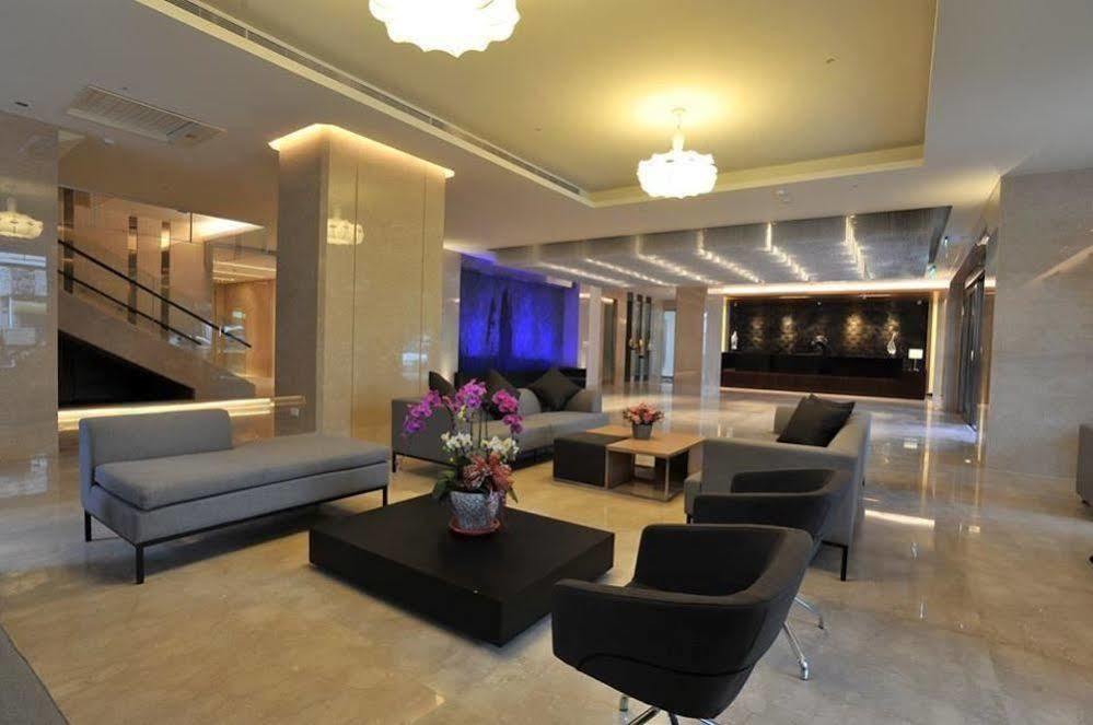 Hiyeshotel勤天商旅-花蓮館 Hualien Extérieur photo